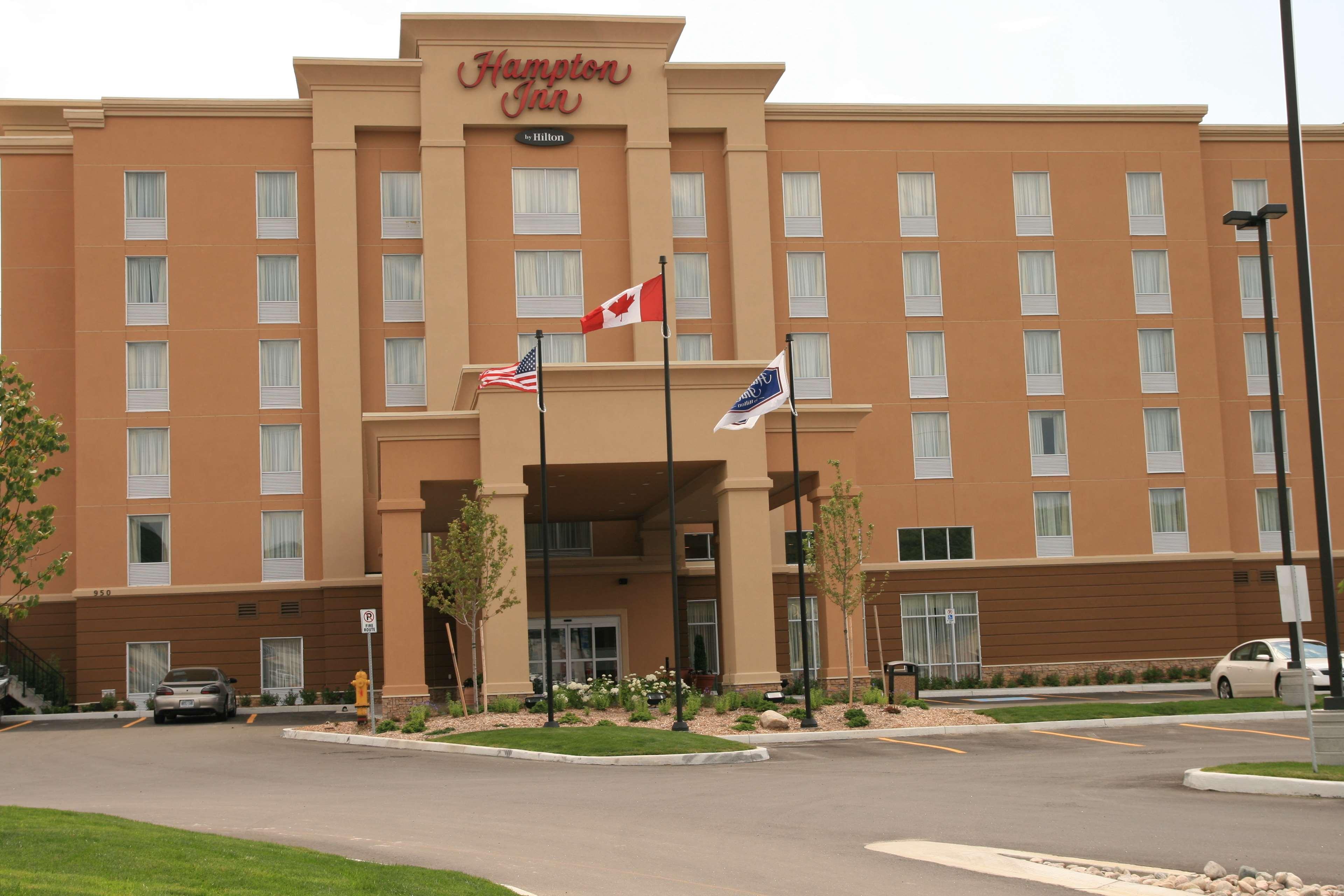 Hampton Inn By Hilton North Bay Exterior photo