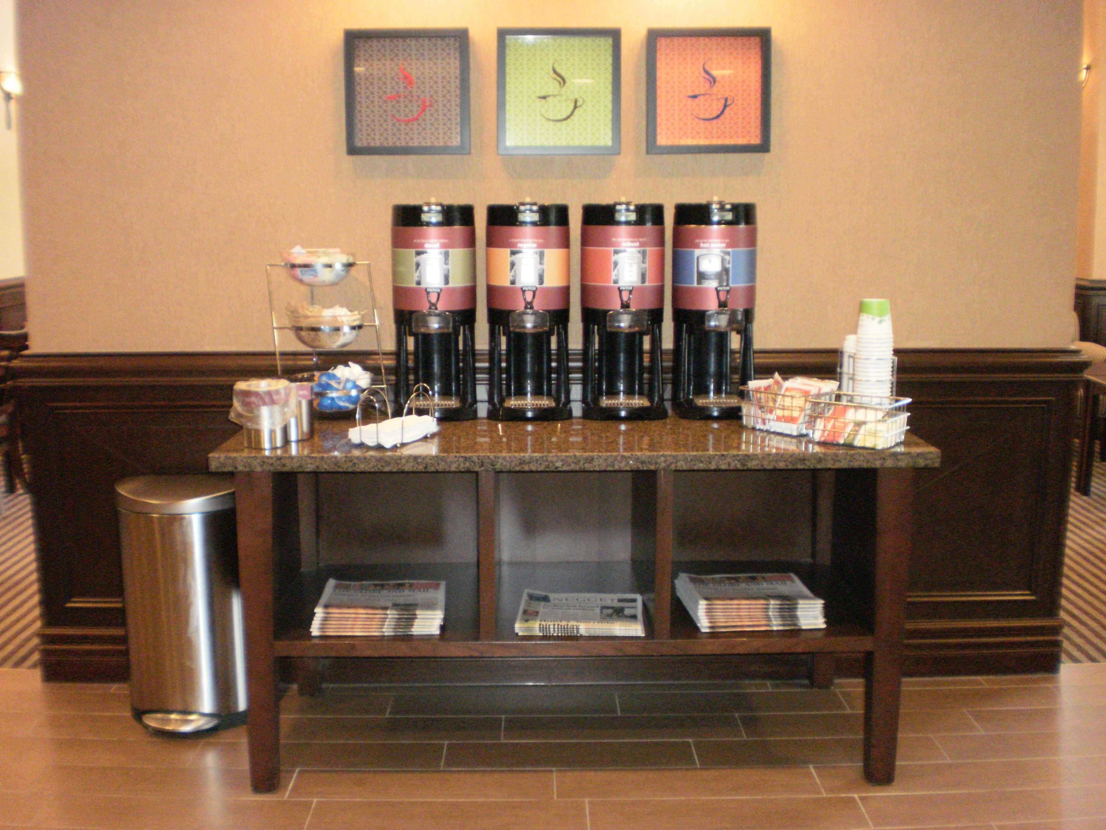 Hampton Inn By Hilton North Bay Restaurant photo