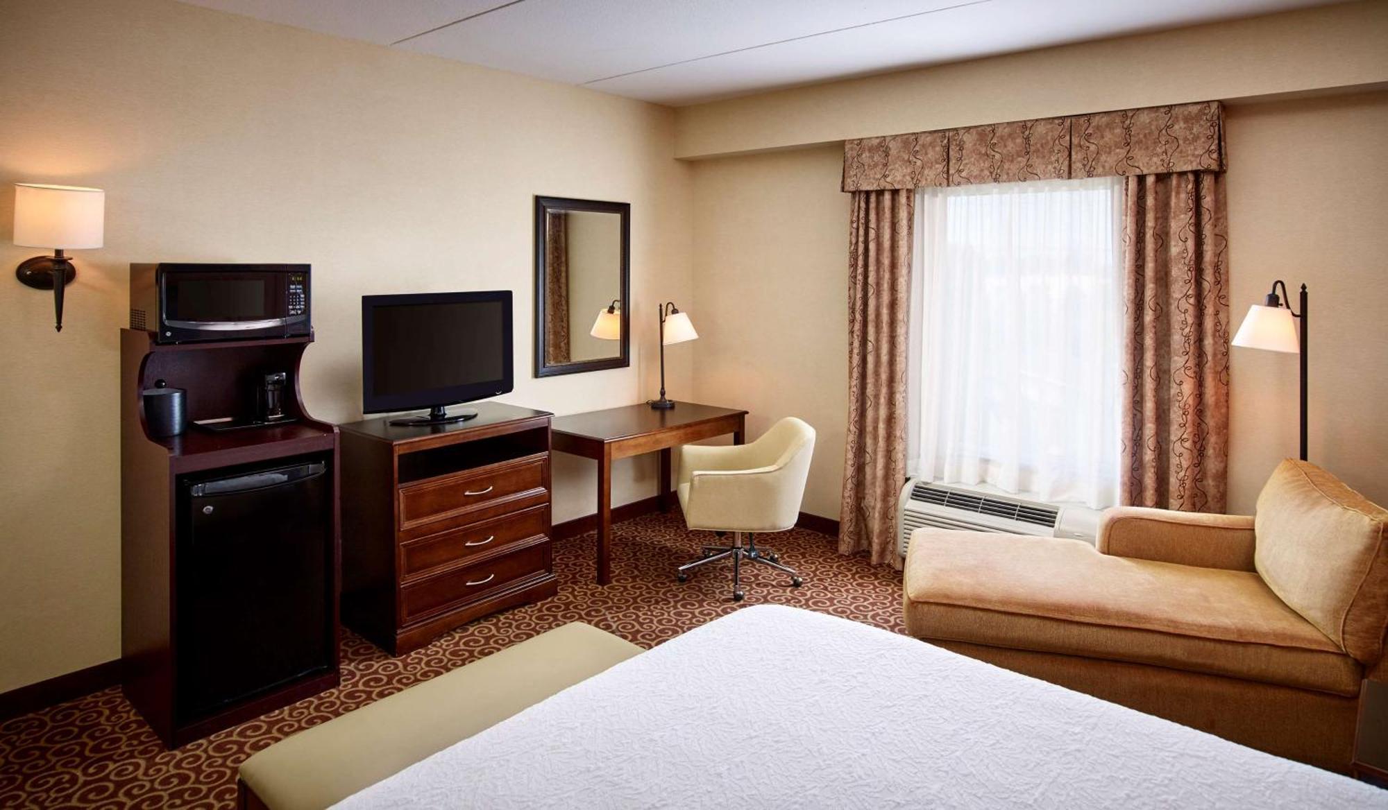 Hampton Inn By Hilton North Bay Exterior photo