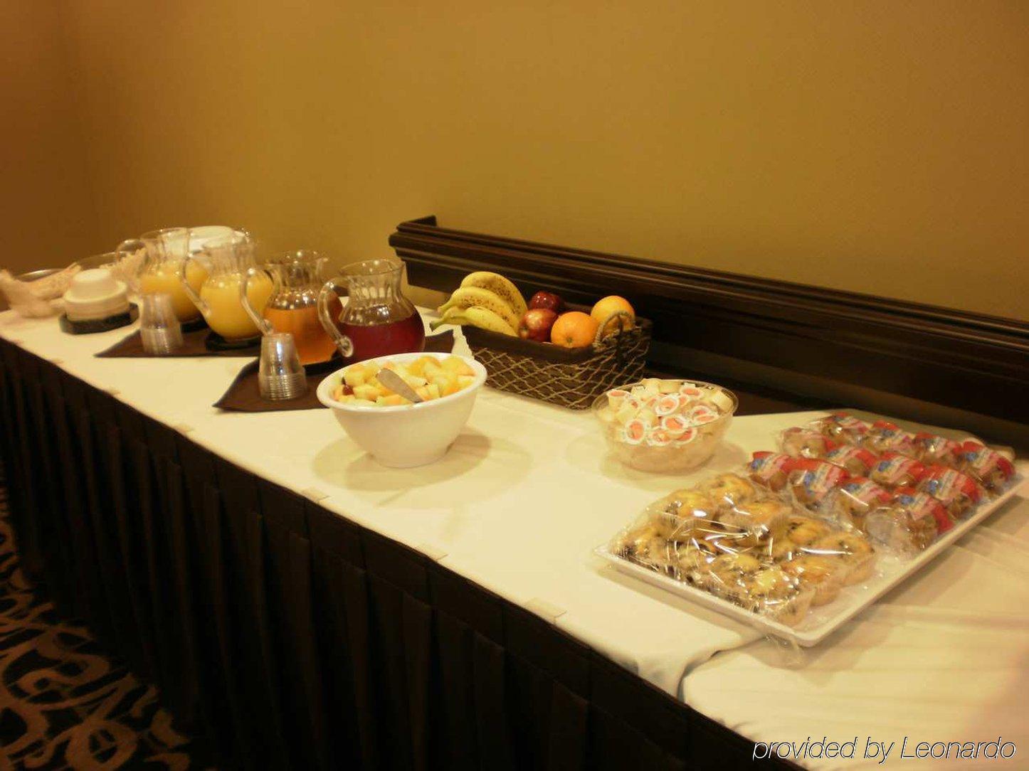 Hampton Inn By Hilton North Bay Restaurant photo